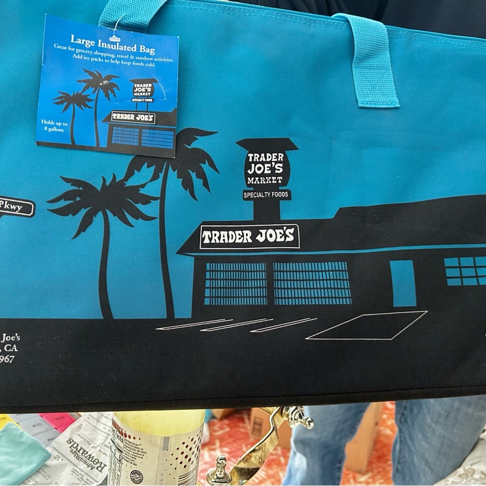 NWT TRADER JOE’S Blue Insulated Tote Bag w/Sturdy Handles and Zipper Top - Picture 2 of 11